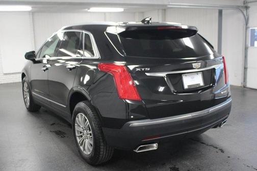 Photo 3 of 20 of 2019 Cadillac XT5 Luxury