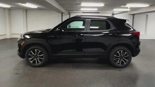 Mosaic Black Metallic 2026 Chevrolet Trailblazer ACTIV