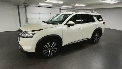 2023 Nissan Pathfinder Platinum 4WD