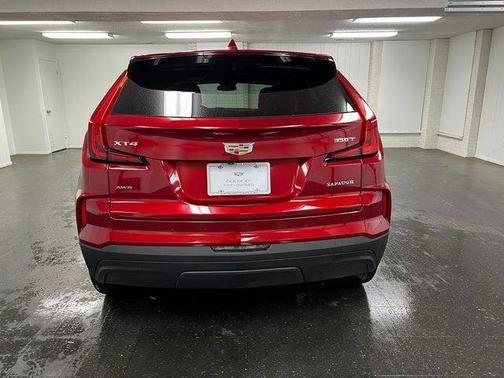 2024 Cadillac XT4 Luxury