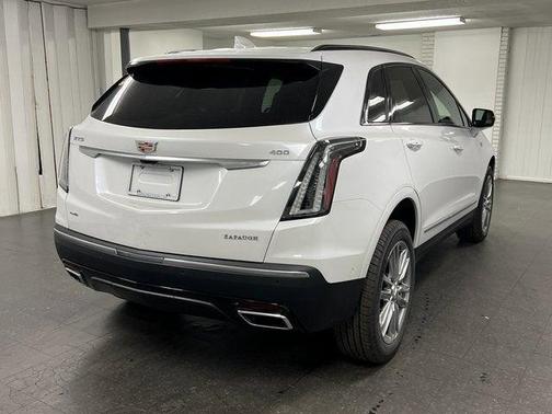 2025 Cadillac XT5 Sport