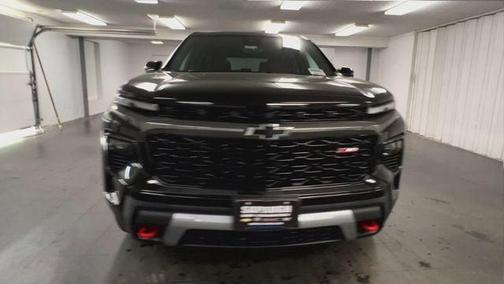 Mosaic Black Metallic 2026 Chevrolet Traverse AWD Z71