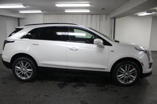 2025 Cadillac XT5 Sport