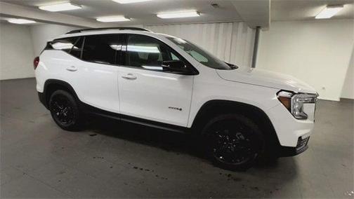 2024 GMC Terrain AWD AT4