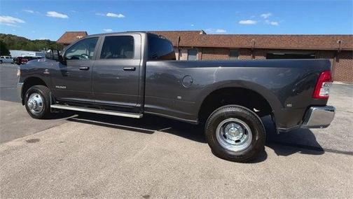 2019 RAM 3500 Big Horn Crew Cab 4x4 8' Box