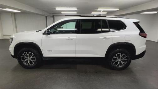 2024 GMC Acadia AWD AT4