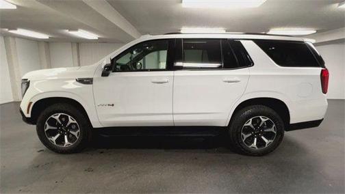 2025 GMC Yukon 4WD AT4