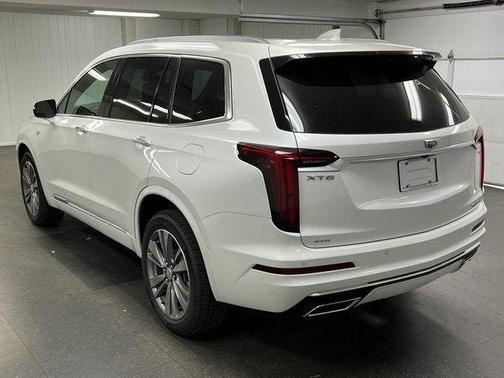 2025 Cadillac XT6 Premium Luxury AWD