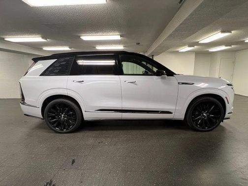 2026 Cadillac VISTIQ Platinum