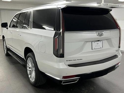 2023 Cadillac Escalade ESV Luxury