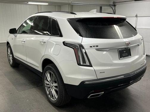 2025 Cadillac XT5 Sport