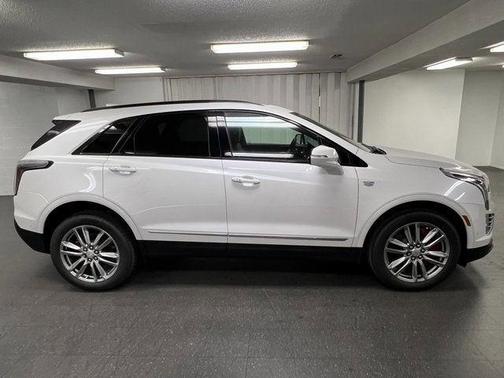 2025 Cadillac XT5 Sport