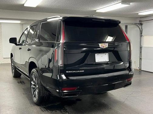 2024 Cadillac Escalade Sport