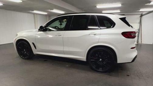 2023 BMW X5 M50i