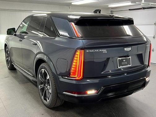 2025 Cadillac Escalade IQ Sport 1
