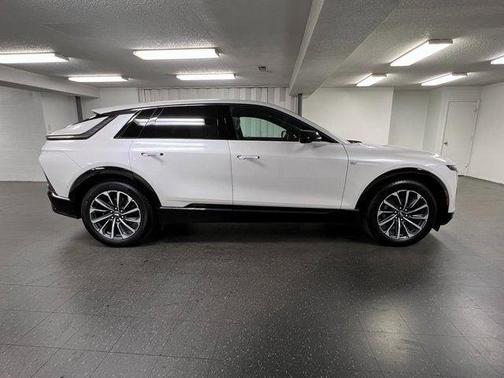 2024 Cadillac LYRIQ Sport