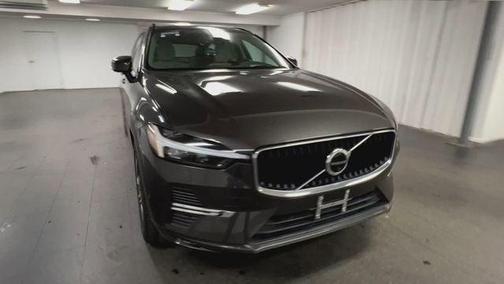 2022 Volvo XC60 B5 Momentum