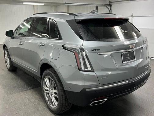 2025 Cadillac XT5 Sport