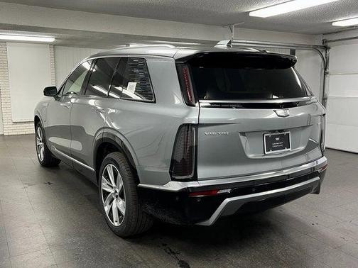 2026 Cadillac VISTIQ Luxury