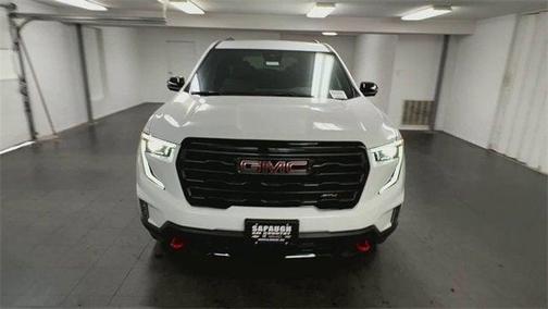 2025 GMC Acadia AWD AT4