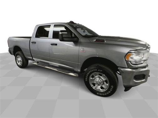 2023 RAM 2500 Tradesman Crew Cab 4x4 6'4' Box