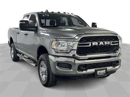 2023 RAM 2500 Tradesman Crew Cab 4x4 6'4' Box