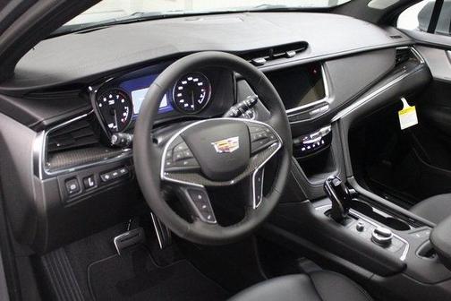 2025 Cadillac XT5 Sport