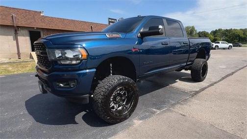 2022 RAM 3500 Big Horn Crew Cab 4x4 6'4' Box
