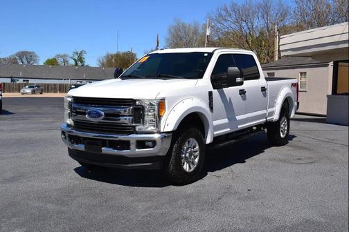 White 2017 Ford F-250 XLT