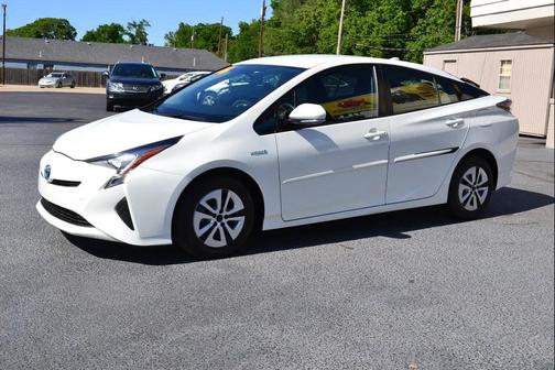 White 2016 Toyota Prius Four
