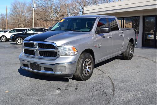 2019 RAM 1500 SLT