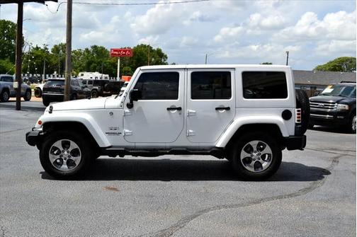 2016 Jeep Wrangler Unlimited Sahara