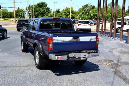 2000 Nissan Frontier XE Crew Cab