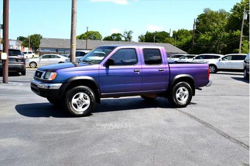 2000 Nissan Frontier XE Crew Cab