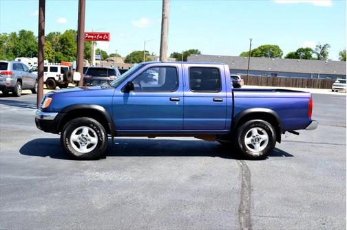 2000 Nissan Frontier XE Crew Cab