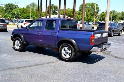 2000 Nissan Frontier XE Crew Cab
