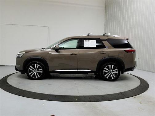 2024 Nissan Pathfinder Platinum