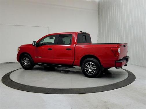 2024 Nissan Titan SV