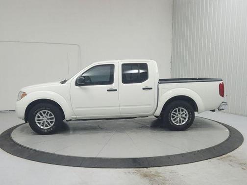 Glacier White 2019 Nissan Frontier SV