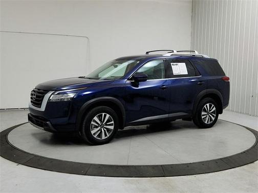2024 Nissan Pathfinder SL