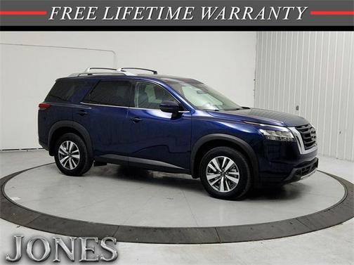 2024 Nissan Pathfinder SL