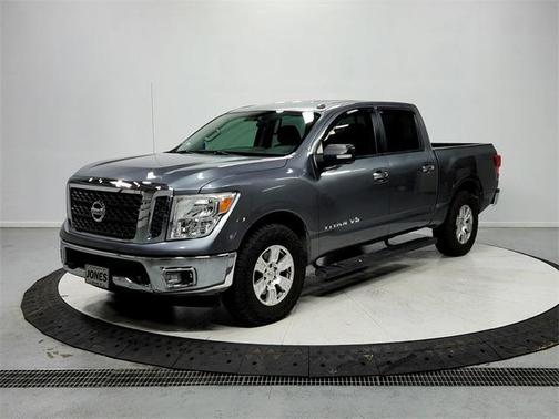 2018 Nissan Titan SV