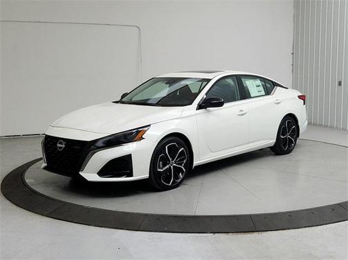 2025 Nissan Altima SR