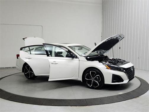 2025 Nissan Altima SR