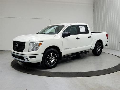 2024 Nissan Titan SV