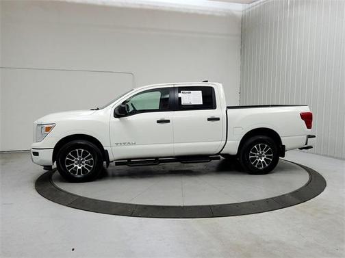 2024 Nissan Titan SV