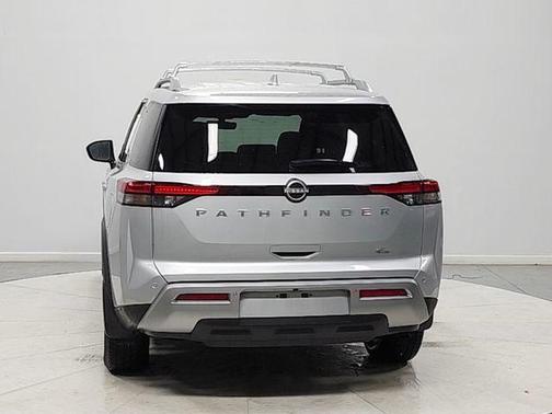 Brilliant Silver Metallic 2025 Nissan Pathfinder SL