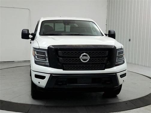 2023 Nissan Titan SV