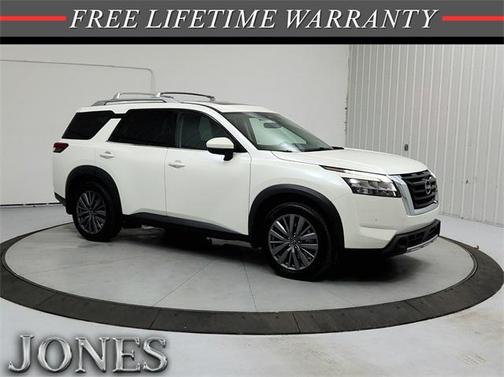 2024 Nissan Pathfinder SL