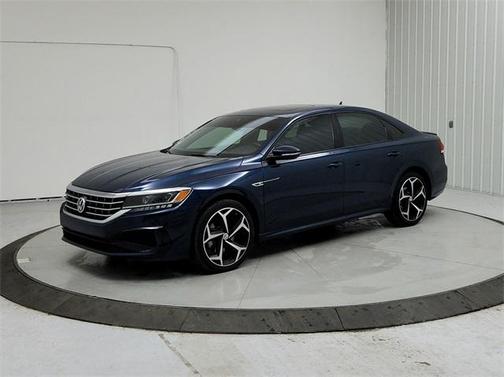 2022 Volkswagen Passat 2.0T R-Line